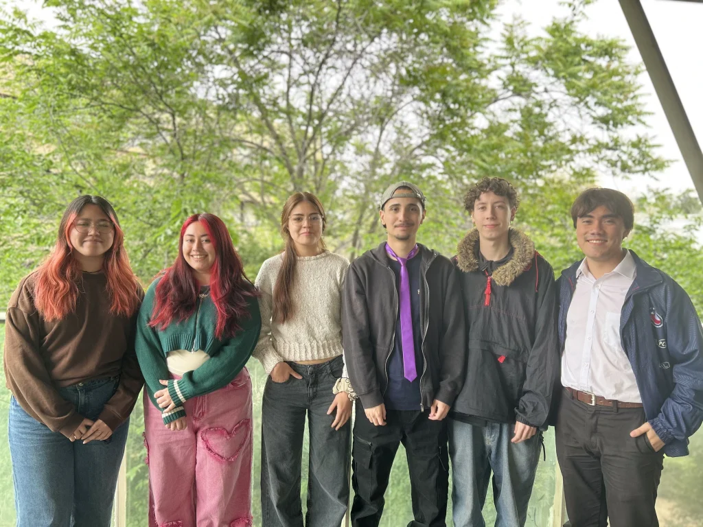 Equipo GenExplica (Izquierda a Derecha) Lindzey Neira, María Ines González, Aranza toledo, Joaquín García, Matias Conejeros y Rafael González. Derechos Reservados, Autora: María José Jerez